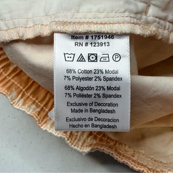 JACHS Girlfriend Floral Peach Women's Chino Shorts - Picture 6 of 9